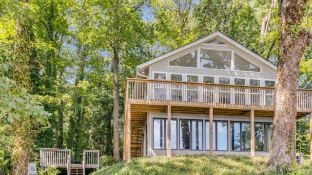 Blue Heron Rentals – Lake Retreat