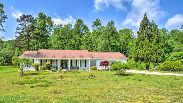 NEW! Updated Retreat in Gainesville w/ Lake View!